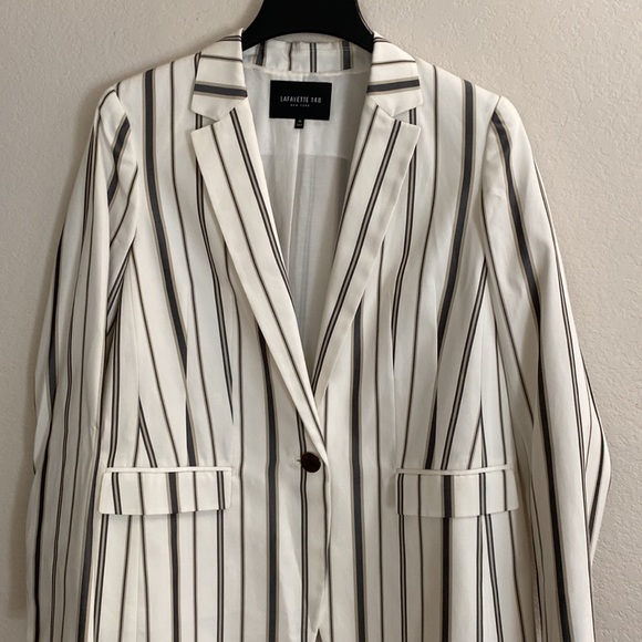 Lafayette 148 silk/cotton blazer, size 10. - Picture 2 of 6